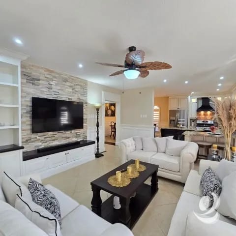 Casa en Venta San Lucas Sacatepéquez en el Casco Urbano — Casa en Venta en San Lucas Sacatepéquez, Sacatepéquez — foto 1 de 17