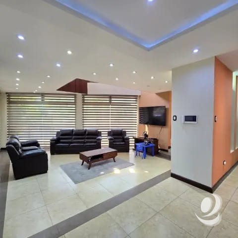 Casa en Venta San Cristóbal Valle Dorado Bulevar Sur — Casa en Venta en Zona 8 Mixco, Guatemala, Ciudad — foto 3 de 17