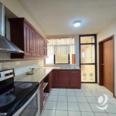 Casa en Venta cercana a Walmart de San Cristóbal — Casa en Venta en Zona 8 Mixco, Guatemala, Ciudad — foto 10 de 17