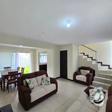 Casa en Venta Residenciales San José, Guatemala — Casa en Venta en San José Pinula, Guatemala, Ciudad — foto 1 de 17