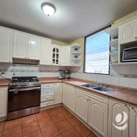 Casa y Apartamento en Venta Condominio Bulevar Sann Cristóbal — Casa en Venta en Zona 8 Mixco, Guatemala, Ciudad — foto 3 de 17