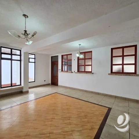 Casa grade en Venta Las Hojarascas Zona 1 de Mixco — Casa en Venta en Zona 1 Mixco, Guatemala, Ciudad — foto 3 de 17