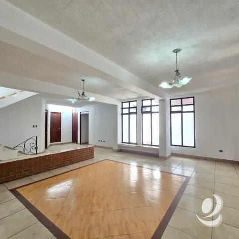Casa grade en Venta Las Hojarascas Zona 1 de Mixco — Casa en Venta en Zona 1 Mixco, Guatemala, Ciudad — foto 5 de 17