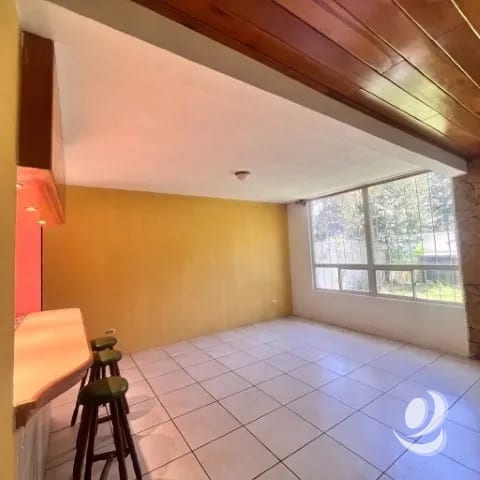 Casa en venta en Jardines de San Lucas Sacatepéquez — Casa en Venta en San Lucas Sacatepéquez, Sacatepéquez — foto 3 de 17