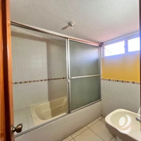 Casa en venta en Jardines de San Lucas Sacatepéquez — Casa en Venta en San Lucas Sacatepéquez, Sacatepéquez — foto 14 de 17