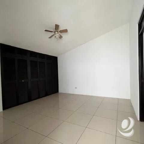 ¡¡¡ Preciosa Casa en Venta Zona 7 Guatemala, Bosques de Linda Villa!!! — Casa en Venta en Zona 7, Guatemala, Ciudad — foto 7 de 13
