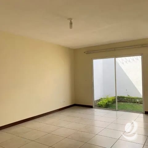 Casa en Venta Bosques de San Nicolas Zona 4 Mixco — Casa en Venta en Bosques de San Nicolás, Zona 4 Mixco, Guatemala, Ciudad — foto 5 de 17