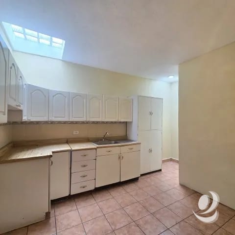¡¡¡Preciosa Casa en Renta para Negocio u Oficinas Zona 12 Guatemala!!! — Casa en Alquiler en Zona 12, Guatemala, Ciudad — foto 8 de 17