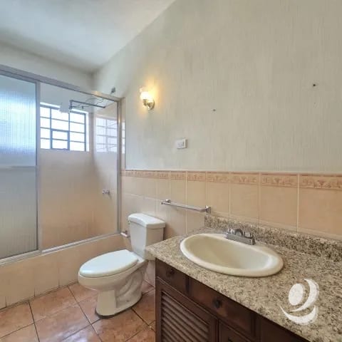 ¡¡¡Preciosa Casa en Renta para Negocio u Oficinas Zona 12 Guatemala!!! — Casa en Alquiler en Zona 12, Guatemala, Ciudad — foto 12 de 17