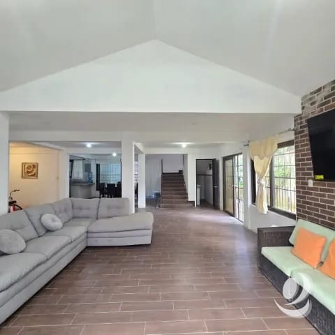 Casa con Jardín en Venta San Lucas Sacatepéquez — Casa en Venta en San Lucas Sacatepéquez, Sacatepéquez — foto 3 de 14