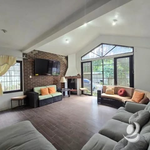 Casa con Jardín en Venta San Lucas Sacatepéquez — Casa en Venta en San Lucas Sacatepéquez, Sacatepéquez — foto 5 de 14