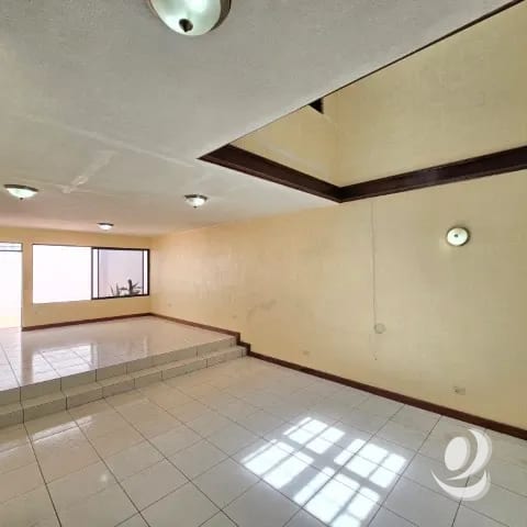 Casa en Venta Lomas de San Jacinto Zona 10 de Mixco — Casa en Venta en Zona 10 Mixco, Guatemala, Ciudad — foto 1 de 14