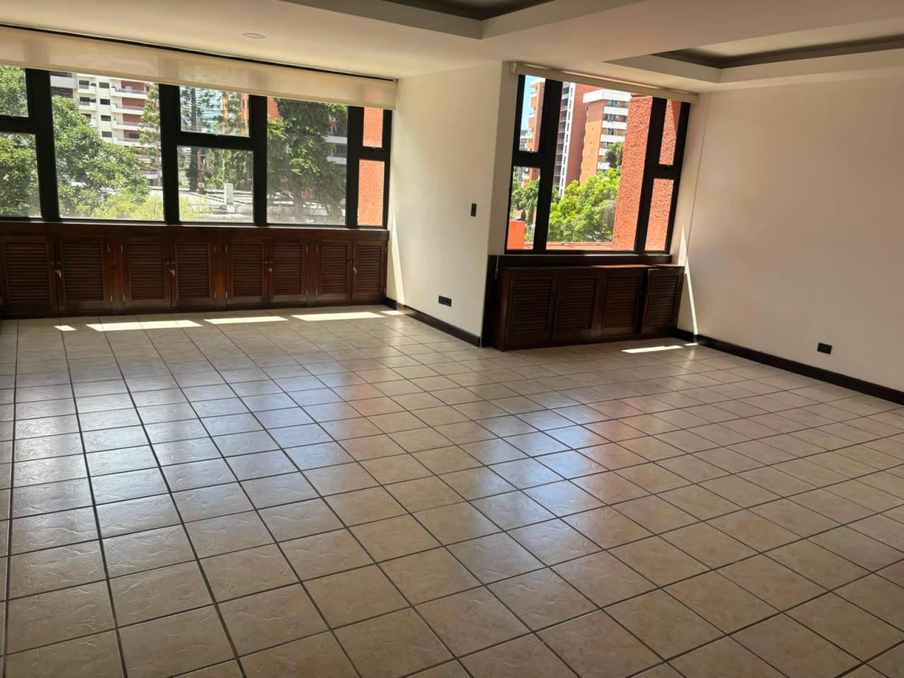 Apartamento en Alquiler zona 10 — Apartamento en Alquiler en Zona 10, Guatemala, Ciudad — foto 5 de 10