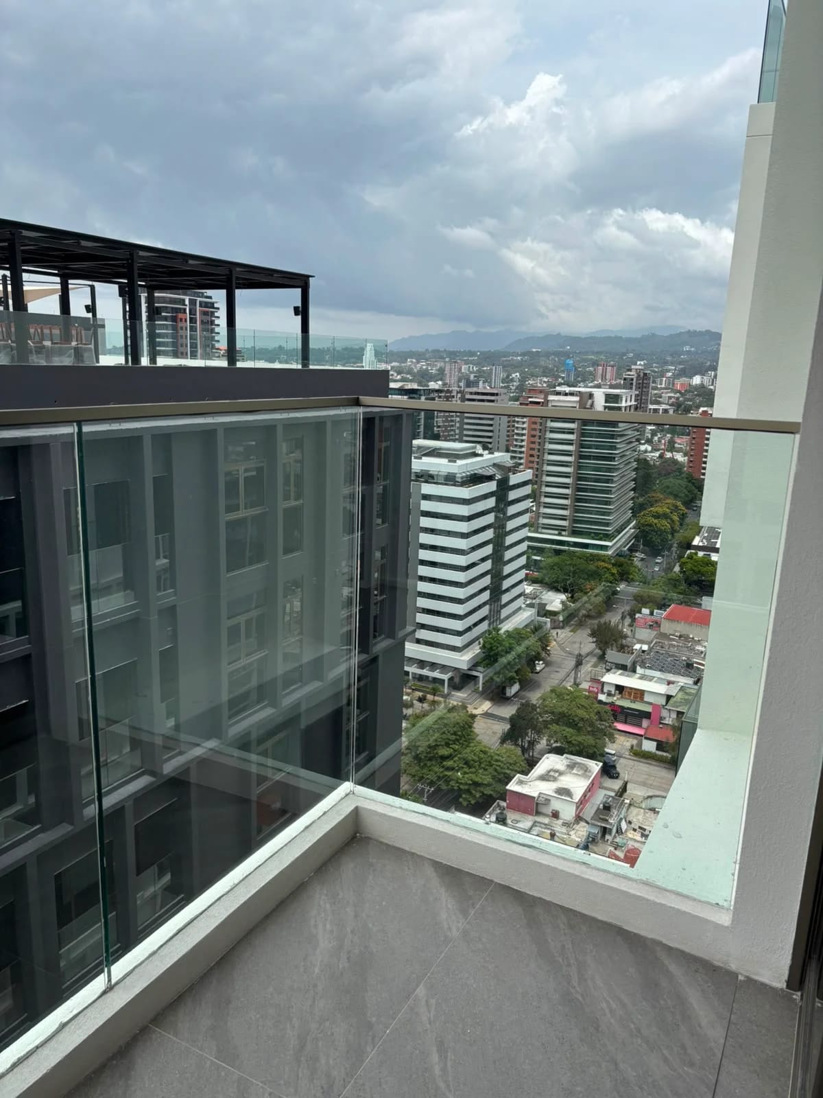 Apartamento en alquiler zona 10 — Apartamento en Alquiler en Atarah, Zona 10, Guatemala, Ciudad — foto 4 de 10