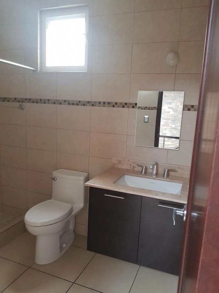 Rento casa en Zona 16 SAN ISIDRO CONDOMINIO EXCLUSIVO — Casa en Alquiler en Ensenada de San Isidro, Zona 16, Guatemala, Ciudad — foto 9 de 16
