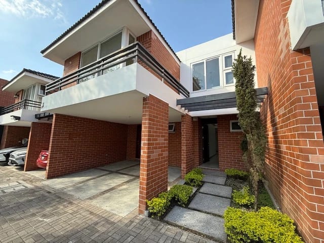 ento casa en Zona 16 SAN ISIDRO CONDOMINIO EXCLUSIVO - Image 1