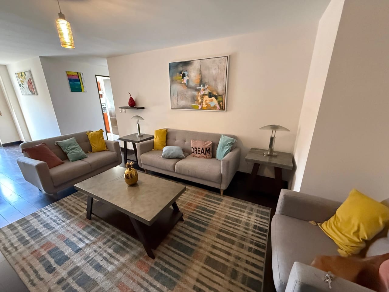 Rento apartamento en Zona 14 EDIFICIO EXCLUSIVO CERCA EUROPLAZA — Apartamento en Alquiler en Catania, Zona 14, Guatemala, Ciudad — foto 1 de 17