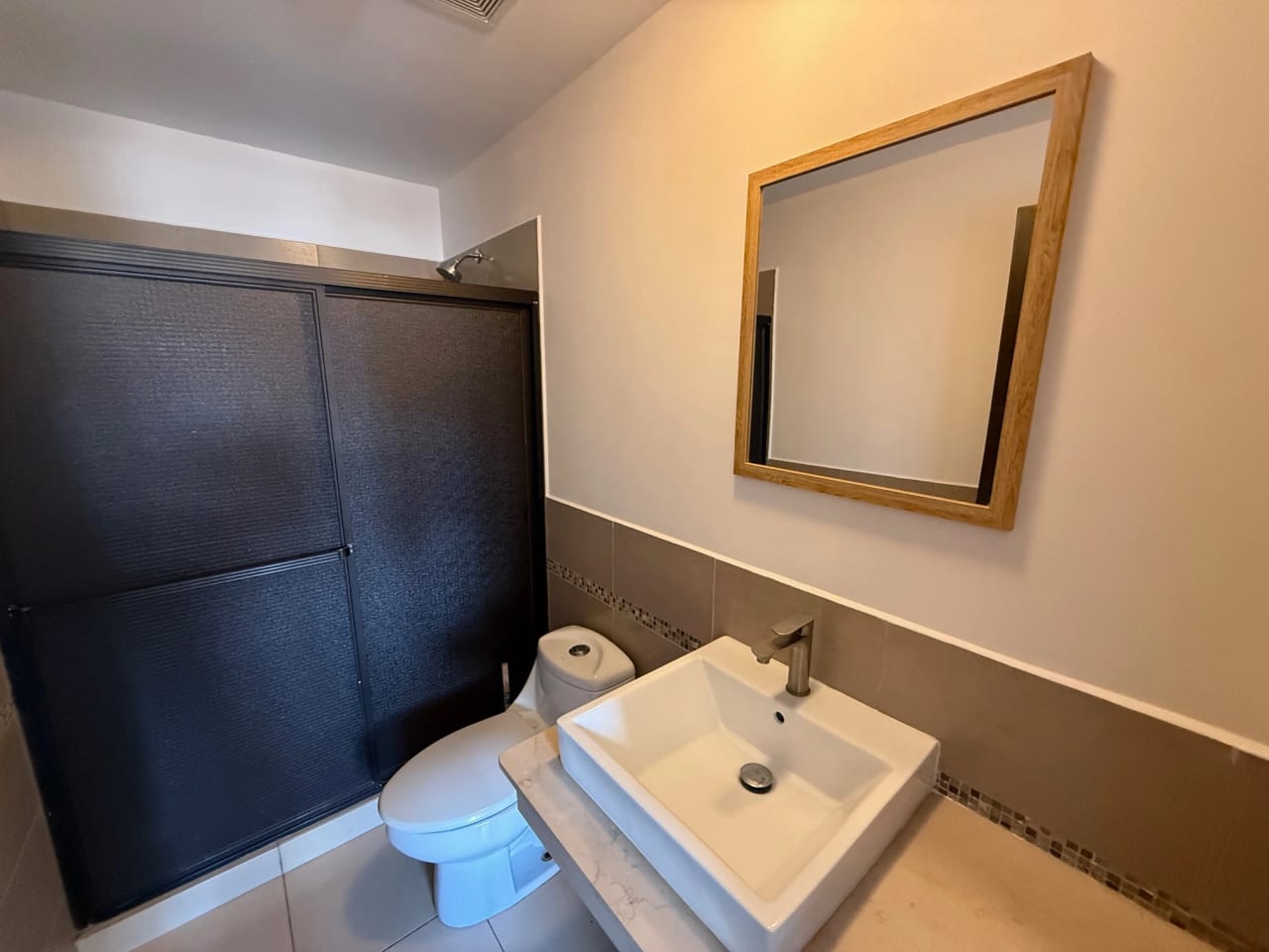 Rento apartamento en Zona 14 EDIFICIO EXCLUSIVO CERCA EUROPLAZA — Apartamento en Alquiler en Catania, Zona 14, Guatemala, Ciudad — foto 11 de 17