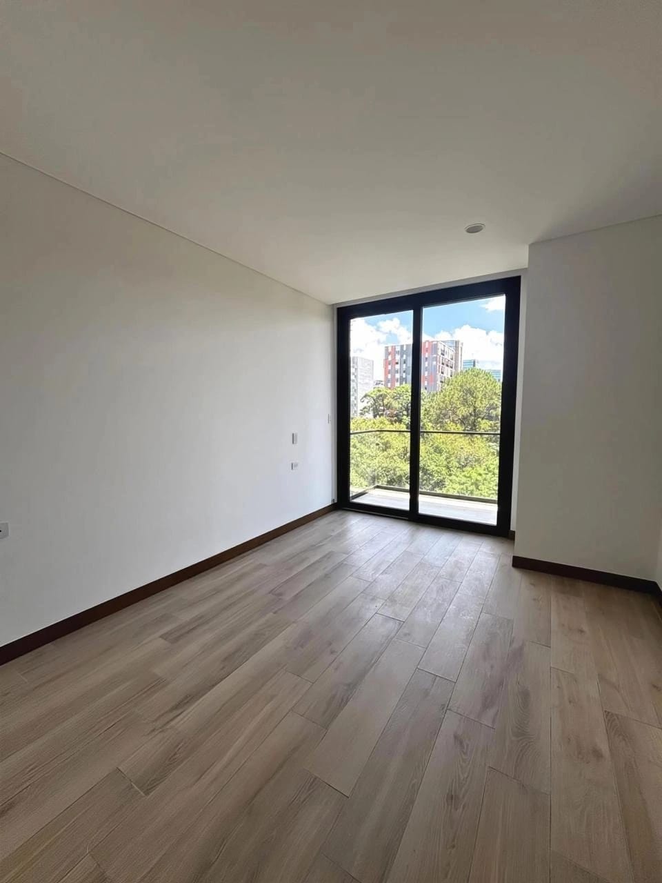 Rento apartamento en Zona 10 EDIFICIO NUEVO Y EXCLUSIVO — Apartamento en Alquiler en Ferré Diez, Zona 10, Guatemala, Ciudad — foto 6 de 17
