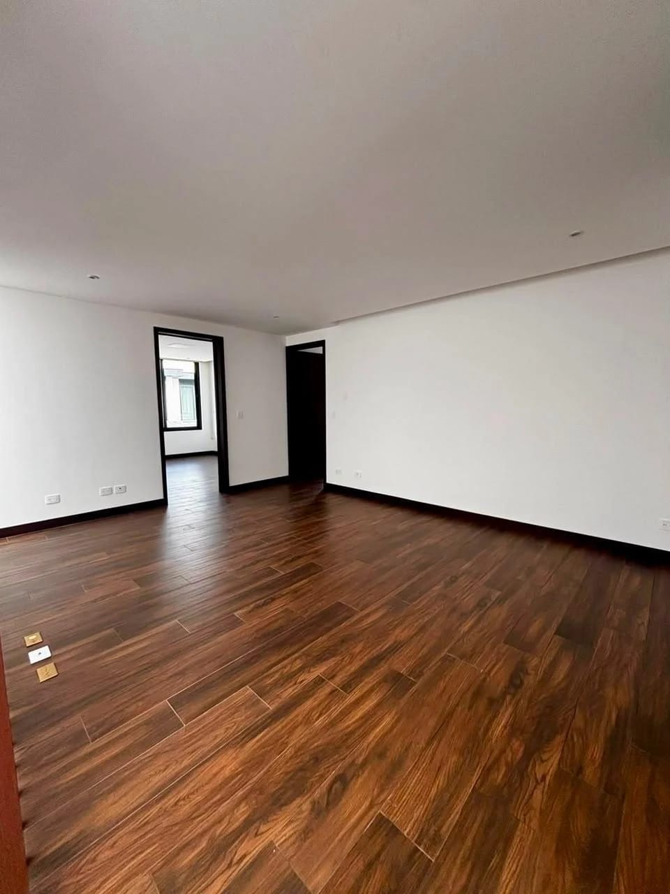 Rento casa en Zona 10 CONDOMINIO DE LUJO — Casa en Alquiler en Zona 10, Guatemala, Ciudad — foto 8 de 17