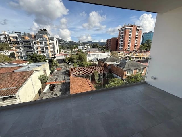 Rento apartamento en Zona 15 EDIFICIO NUEVO CON ROOFTOP — Apartamento en Alquiler en Zona 15, Guatemala, Ciudad — foto 1 de 17