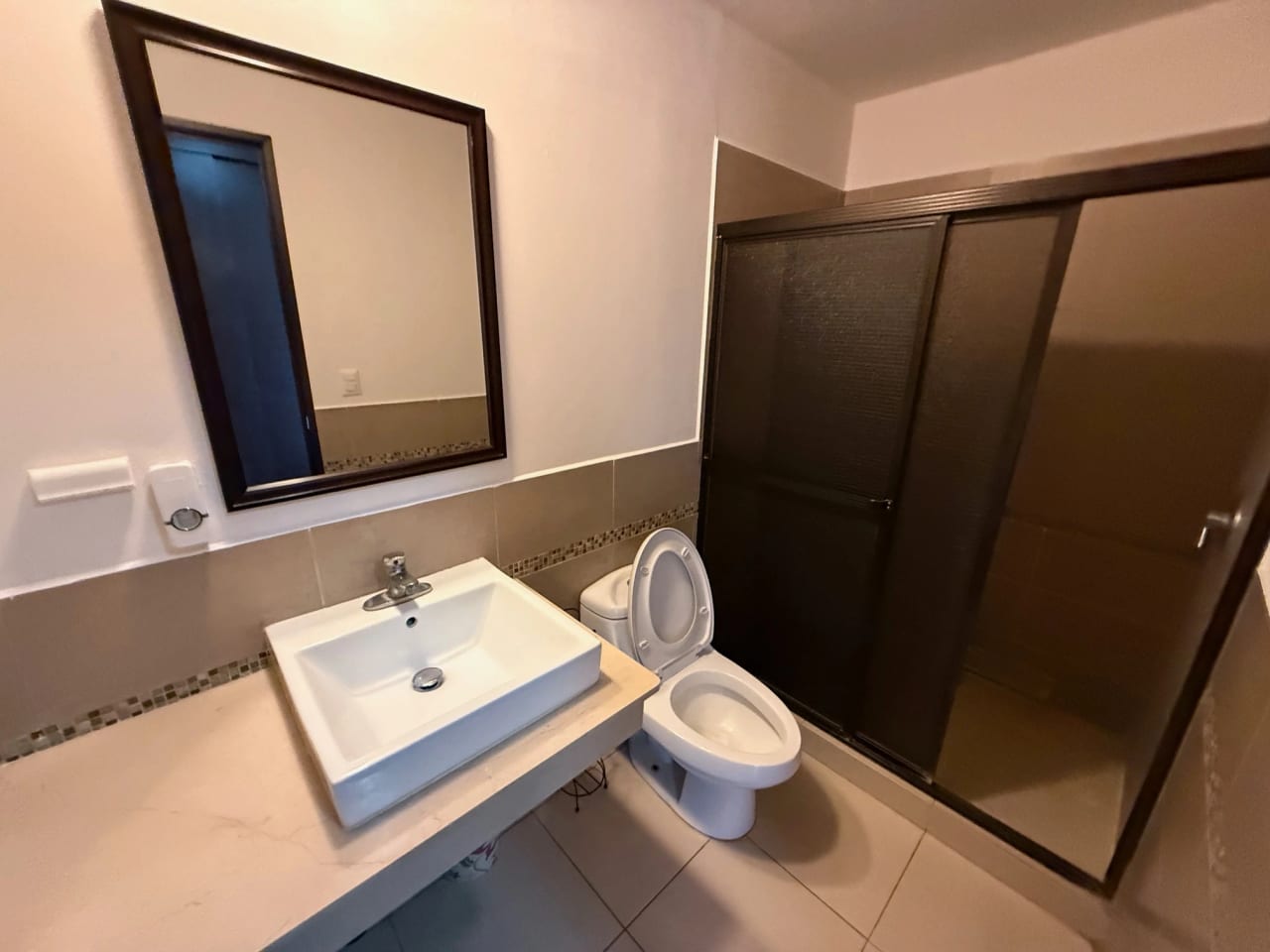 Rento apartamento en Zona 14 EDIFICIO EXCLUSIVO CERCA EUROPLAZA — Apartamento en Alquiler en Catania, Zona 14, Guatemala, Ciudad — foto 8 de 17