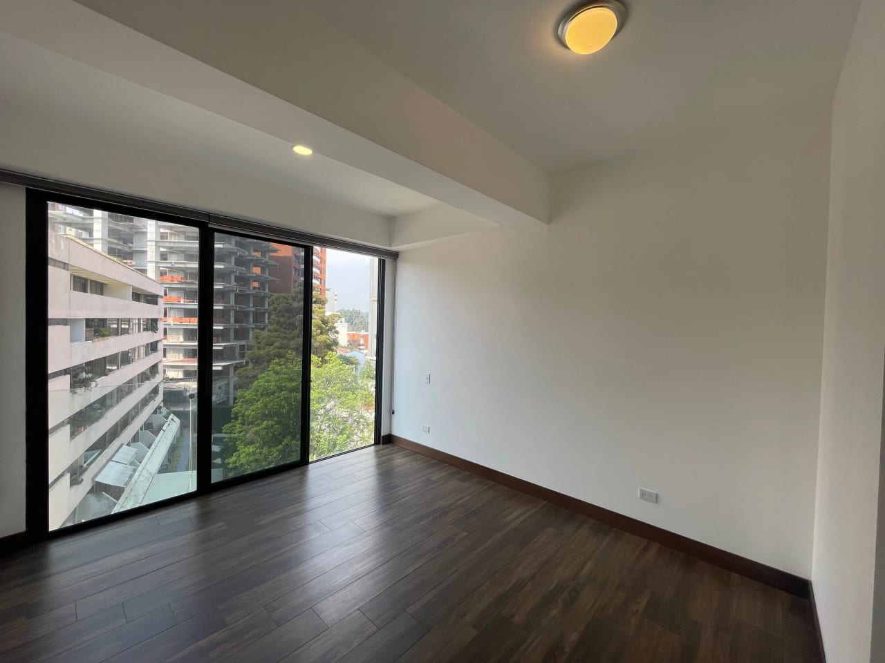 Rento apartamento en Zona 14 EDIFICIO EXCLUSIVO ROOFTOP CON PISCINA — Apartamento en Alquiler en Casa Roble, Zona 14, Guatemala, Ciudad — foto 15 de 17