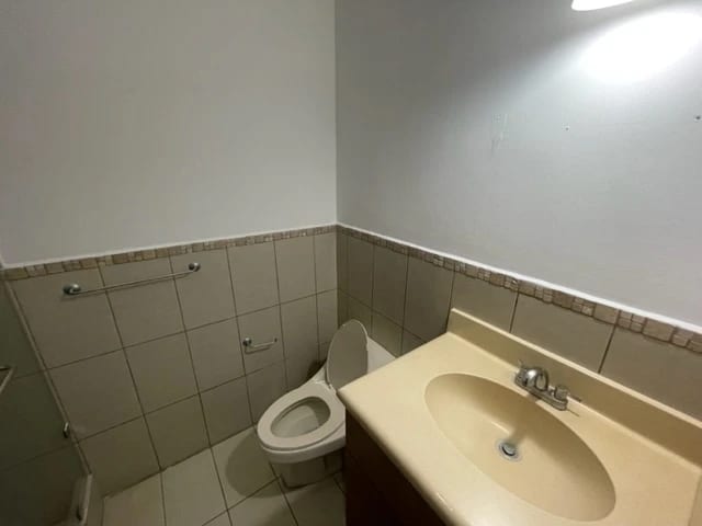 Rento apartamento en Zona 10 OAKLAND EDIFICIO EXCLUSIVO — Apartamento en Alquiler en Oakland I, Zona 10, Guatemala, Ciudad — foto 16 de 17