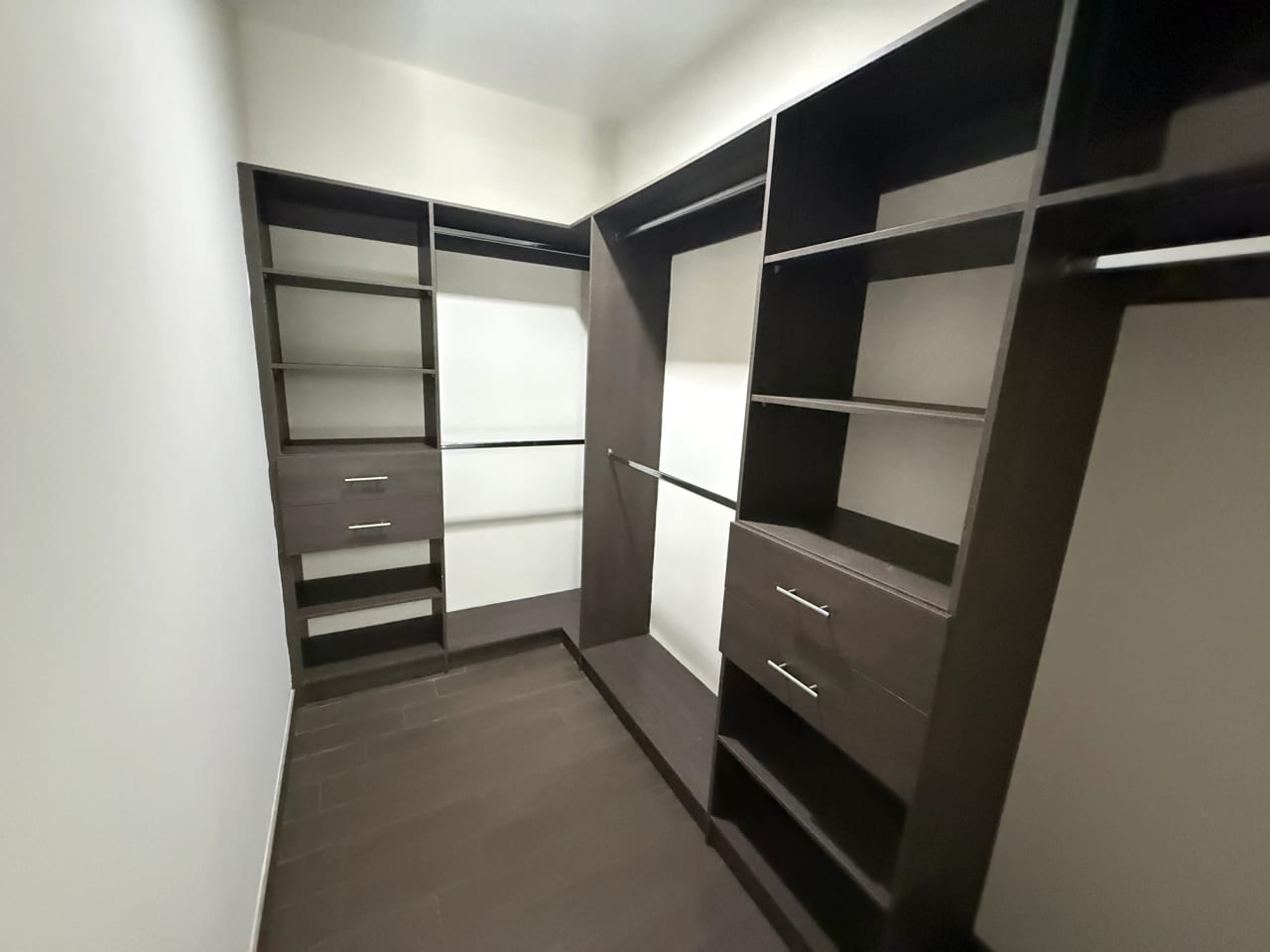 Rento apartamento tipo STUDIO CON TERRAZA en Zona 10 CERCA ZONA PADERA — Apartamento en Alquiler en Laderas de Florencia, Zona 10, Guatemala, Ciudad — foto 15 de 17