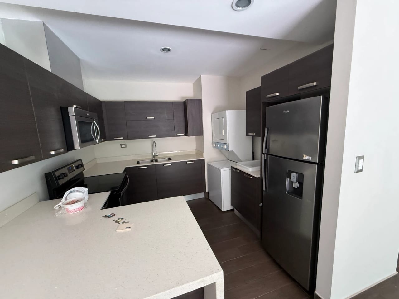 Rento apartamento tipo STUDIO CON TERRAZA en Zona 10 CERCA ZONA PADERA — Apartamento en Alquiler en Laderas de Florencia, Zona 10, Guatemala, Ciudad — foto 16 de 17