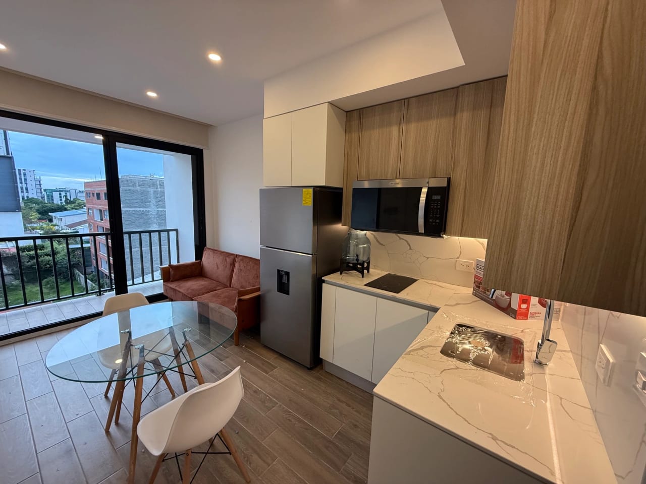 Rento Apartamento AMUEBALDO en Avenida Las Americas APTO. NUEVO — Apartamento en Alquiler en Inara Americas, Zona 13, Guatemala, Ciudad — foto 7 de 17