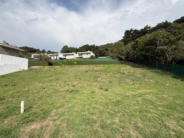 Vendo terreno en Santa Catarina Pinula 20 calle final Zona 10 — Terreno en Venta en Santa Catarina Pinula, Guatemala, Ciudad — foto 1 de 17