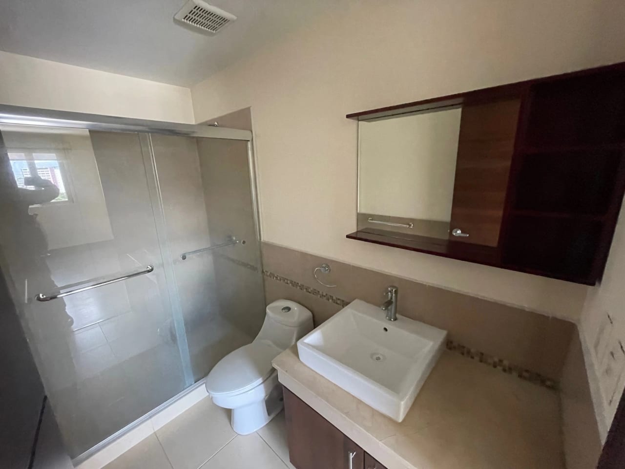 Rento apartamento de 3 dormitorios en Zona 14 CERCA DE EUROPLAZA — Apartamento en Alquiler en Catania, Zona 14, Guatemala, Ciudad — foto 11 de 17