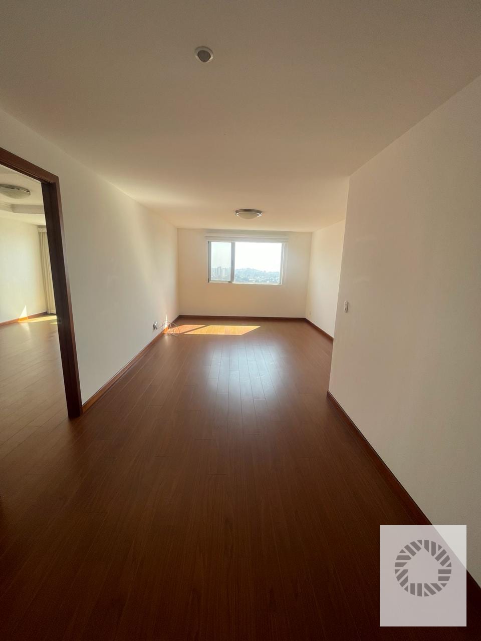 Rento Amplio Apartamento Edificio Boticelli, Zona 15 — Edificio en Alquiler en Botticelli, Zona 15, Guatemala, Ciudad — foto 1 de 15