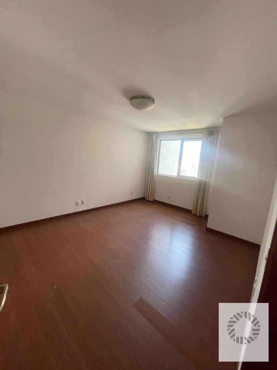 Rento Amplio Apartamento Edificio Boticelli, Zona 15 — Edificio en Alquiler en Botticelli, Zona 15, Guatemala, Ciudad — foto 3 de 15