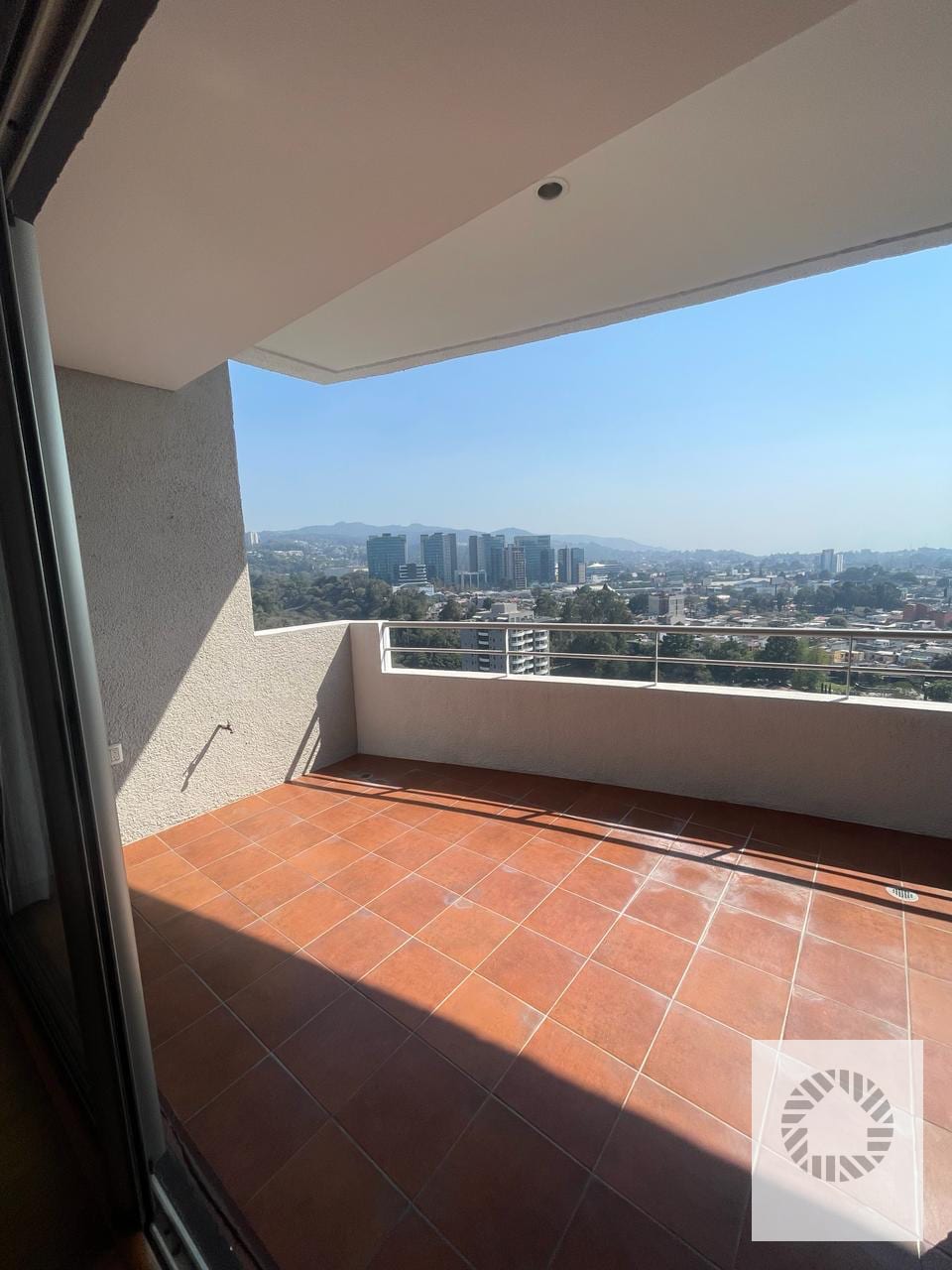 Rento Amplio Apartamento Edificio Boticelli, Zona 15 — Edificio en Alquiler en Botticelli, Zona 15, Guatemala, Ciudad — foto 5 de 15