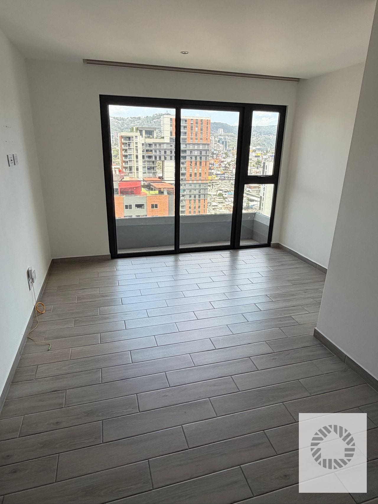 Bonito Apartamento — Apartamento en Alquiler en Parque 10, Zona 10, Guatemala, Ciudad — foto 1 de 10