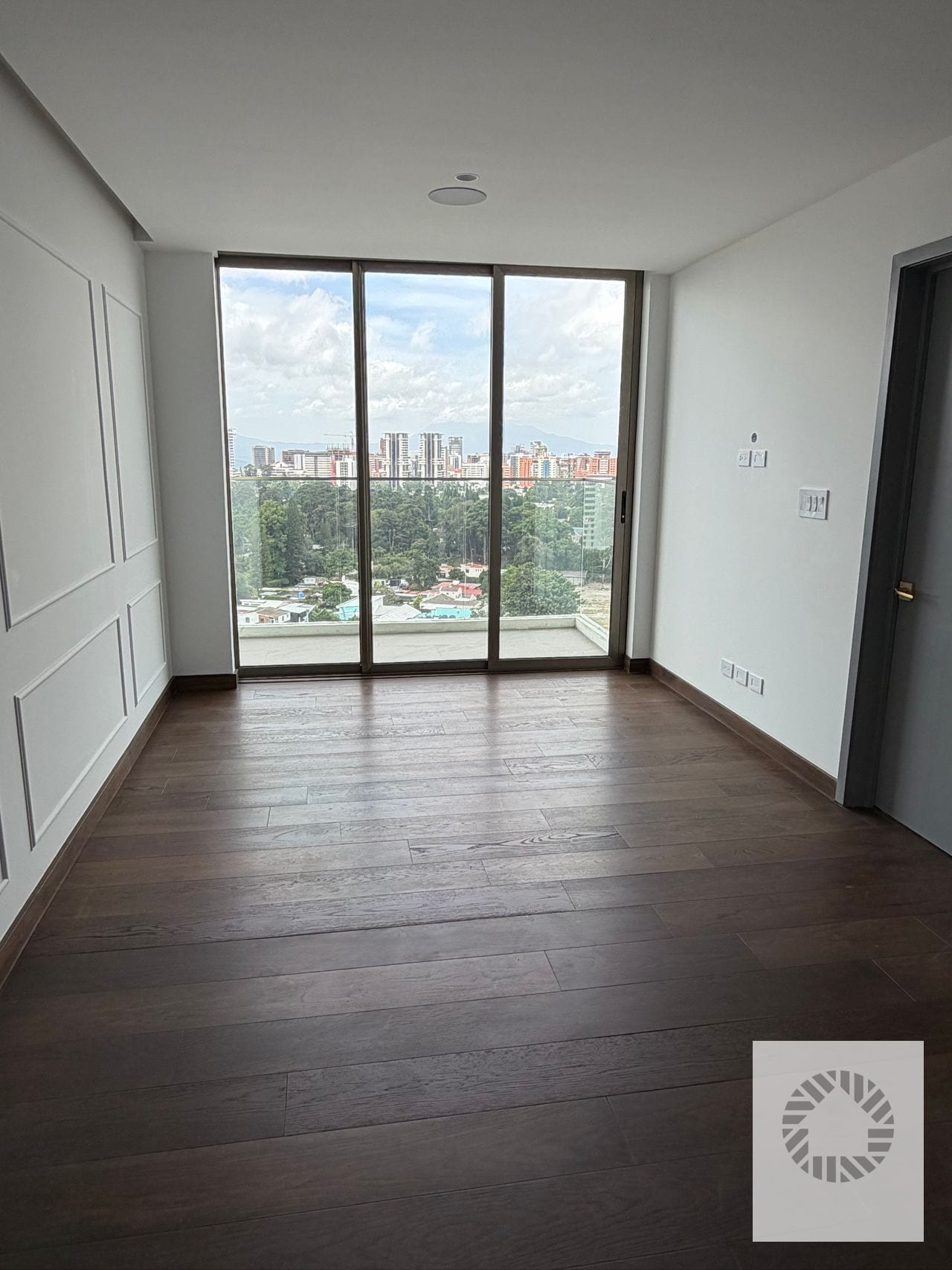 Bonito Apartamento — Apartamento en Alquiler en Atarah, Zona 10, Guatemala, Ciudad — foto 6 de 14