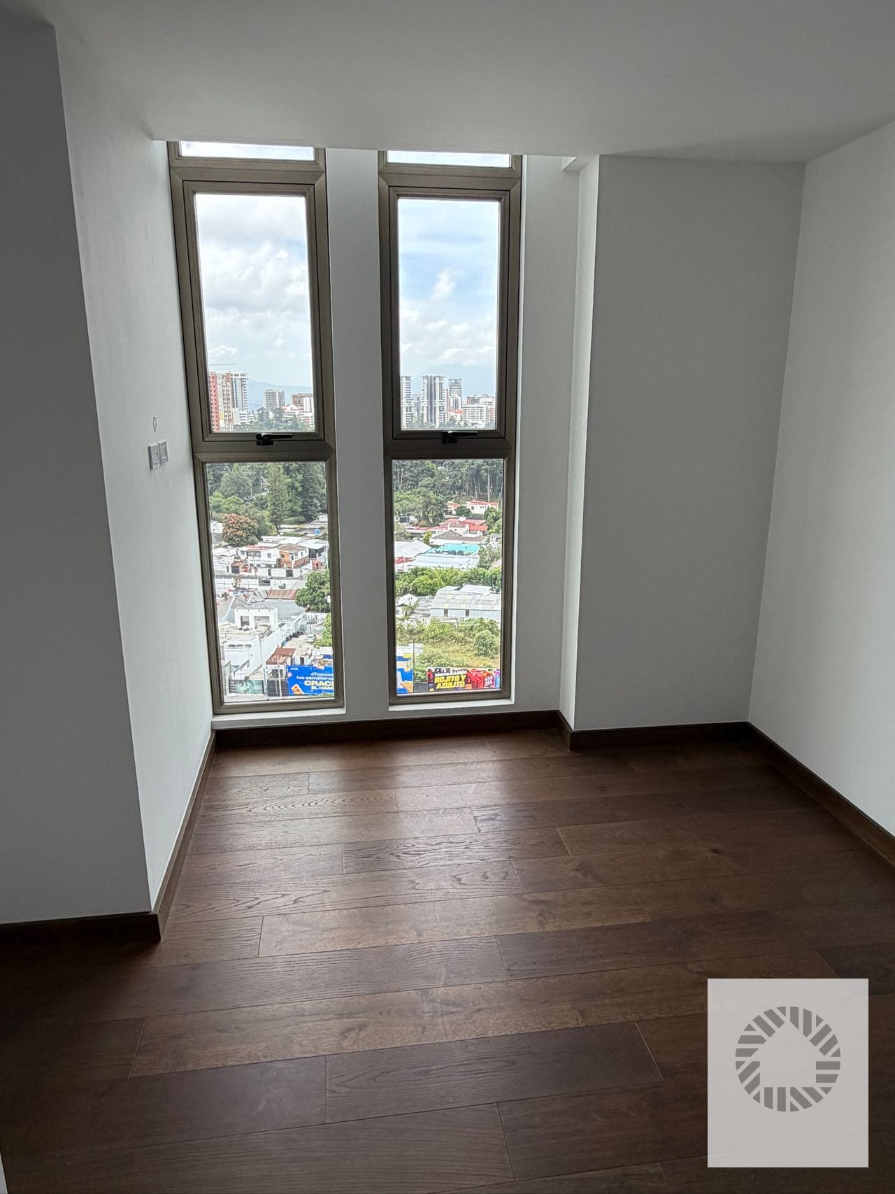 Bonito Apartamento — Apartamento en Alquiler en Atarah, Zona 10, Guatemala, Ciudad — foto 10 de 14
