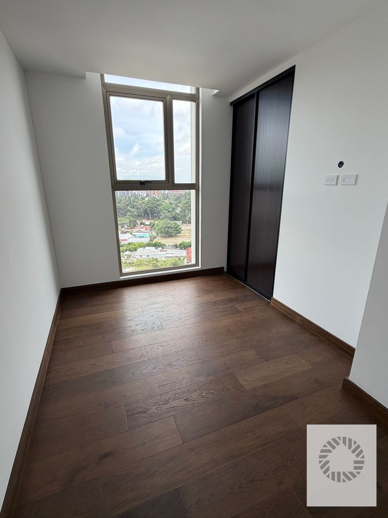Bonito Apartamento — Apartamento en Alquiler en Atarah, Zona 10, Guatemala, Ciudad — foto 12 de 14