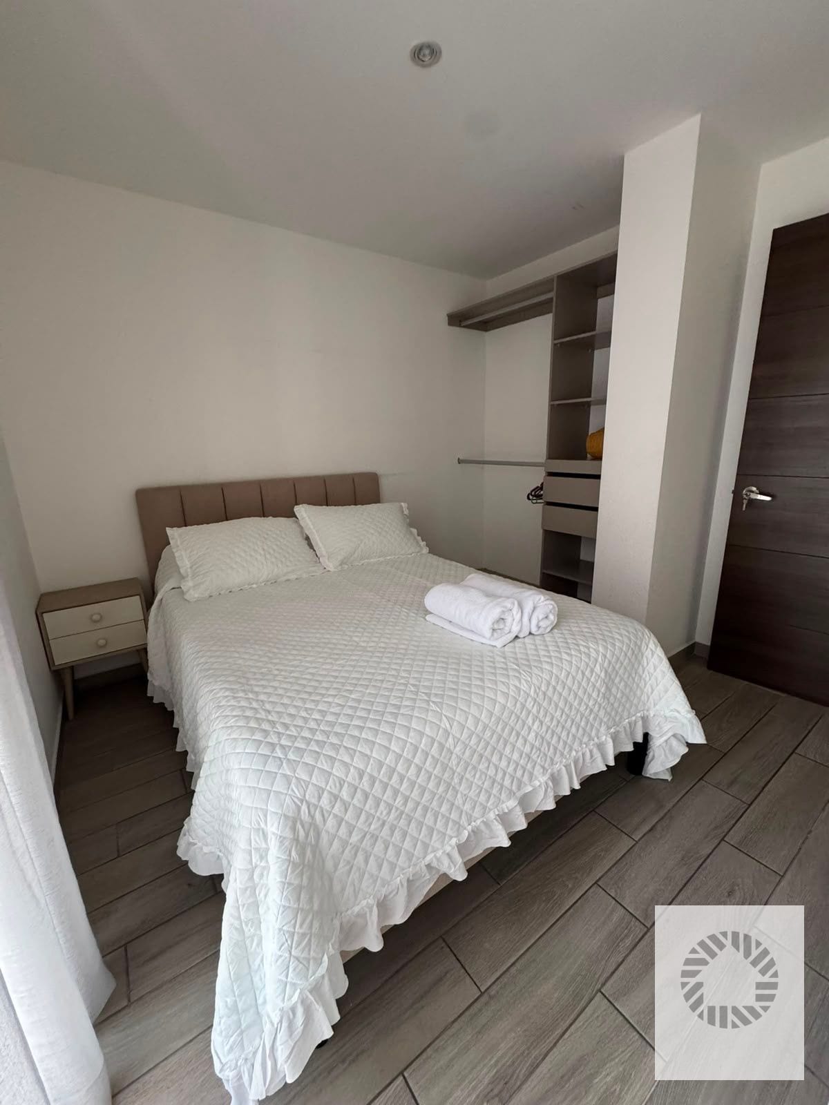 Bonito Apartamento Amueblado — Apartamento en Alquiler en Parque 10, Zona 10, Guatemala, Ciudad — foto 7 de 11