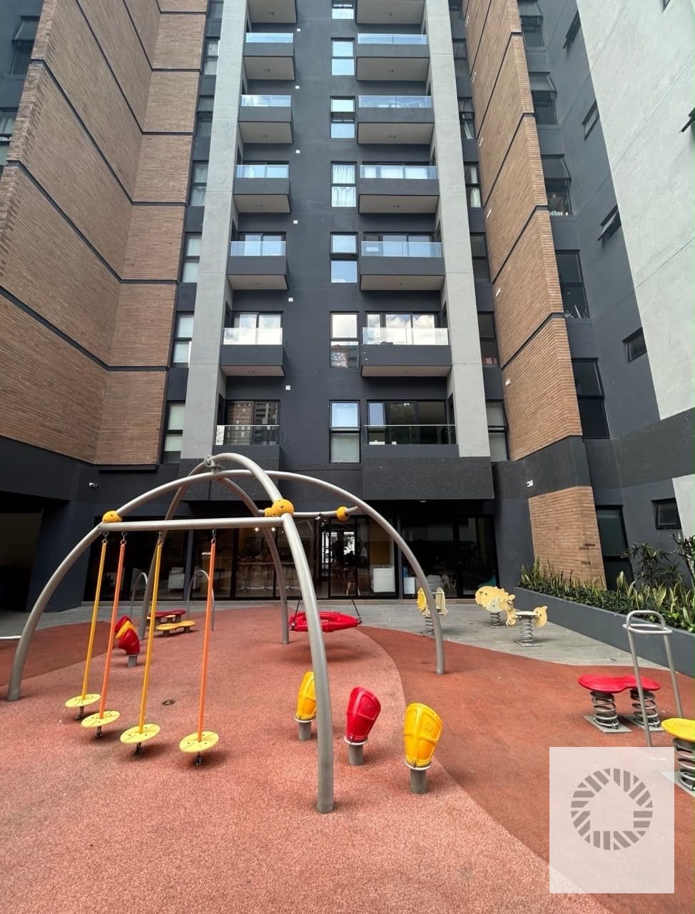 Bonito Apartamento Amueblado — Apartamento en Alquiler en Parque 10, Zona 10, Guatemala, Ciudad — foto 8 de 11