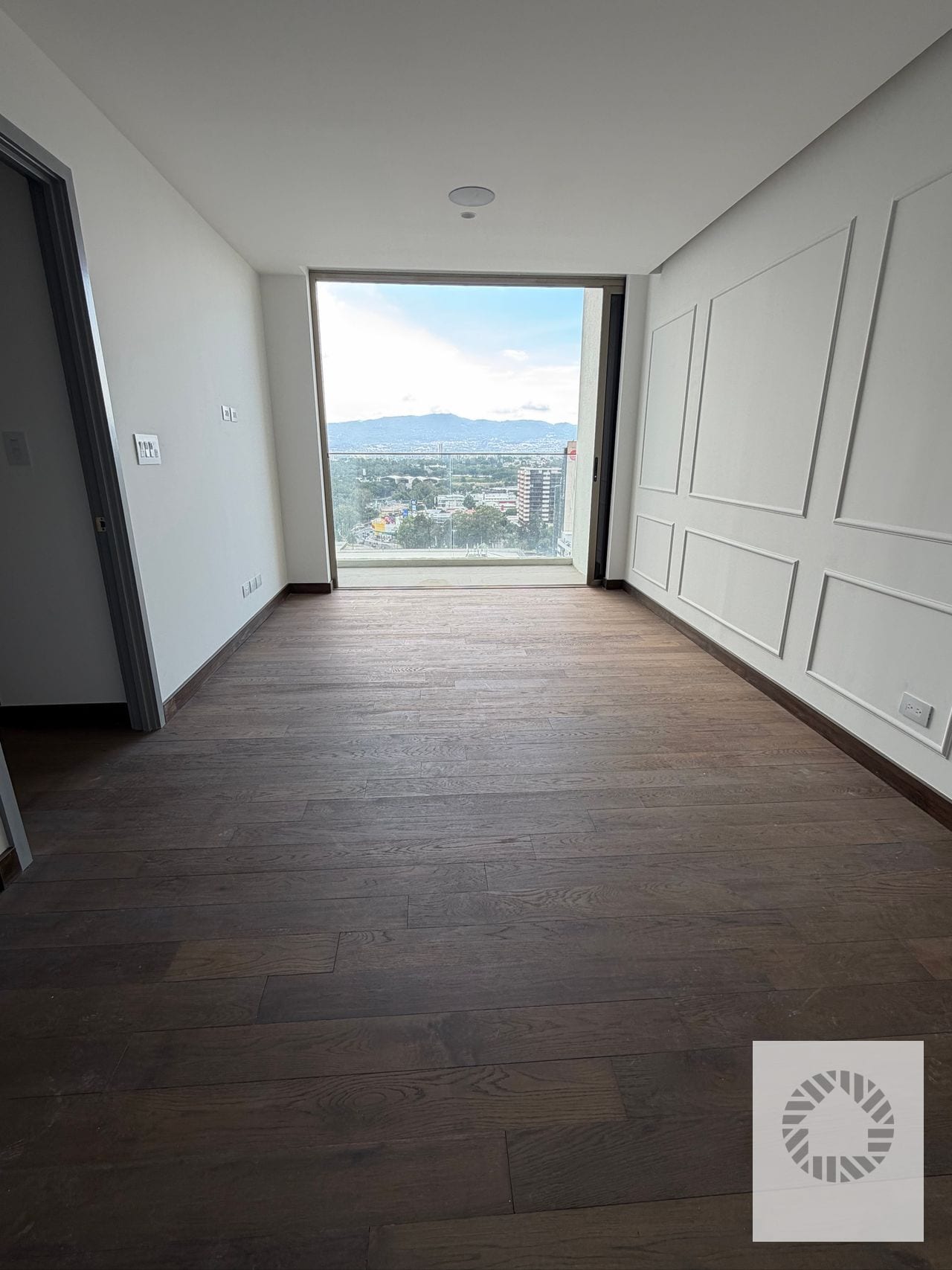 Lindo Apartamento — Apartamento en Venta en Atarah, Zona 10, Guatemala, Ciudad — foto 1 de 10