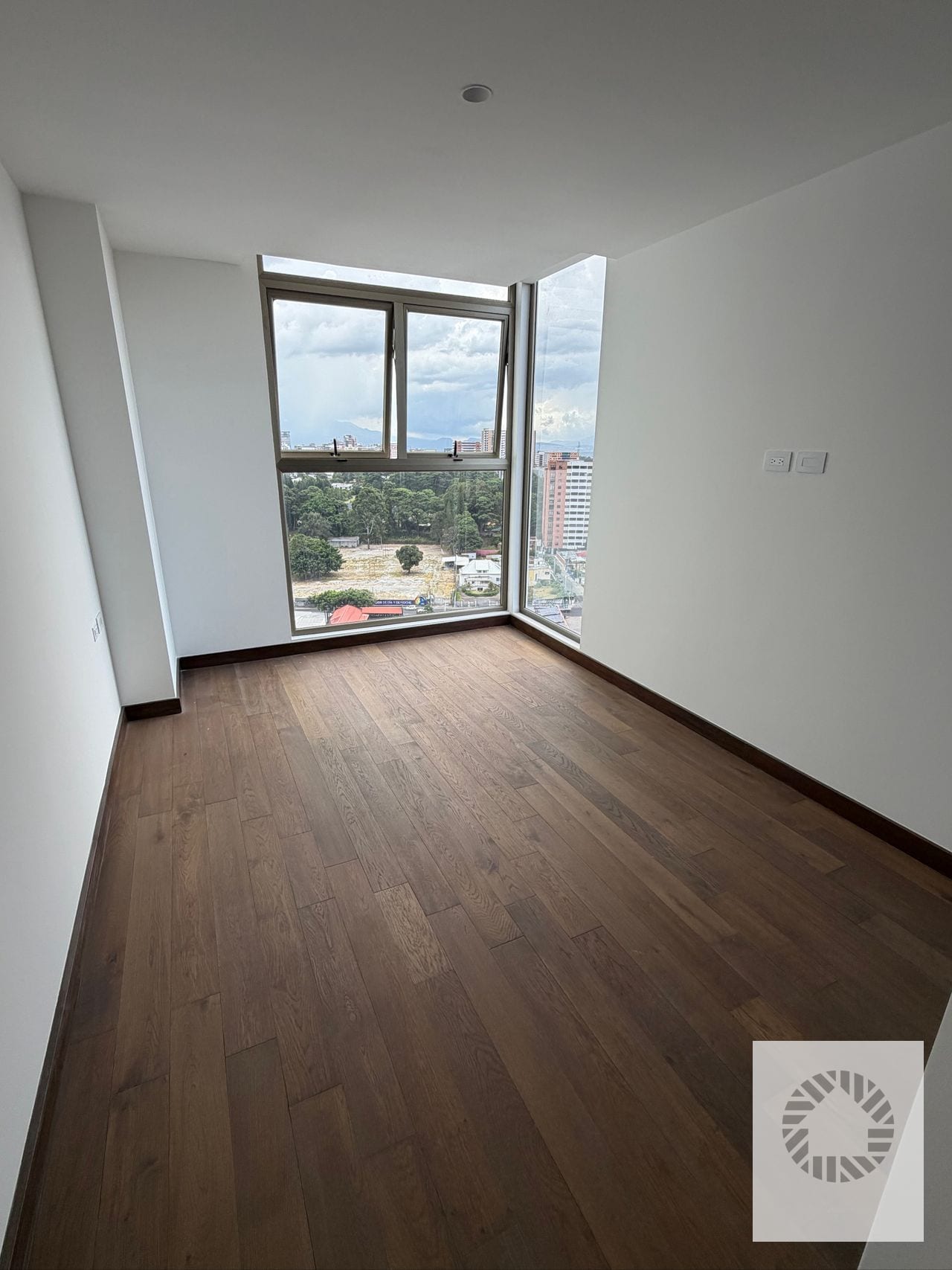 Lindo Apartamento — Apartamento en Venta en Atarah, Zona 10, Guatemala, Ciudad — foto 4 de 10
