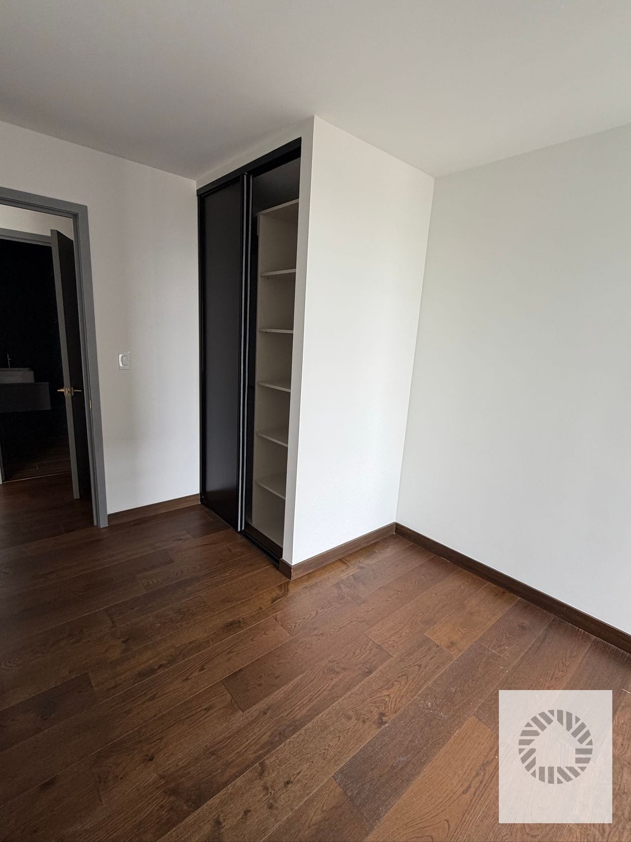Bonito Apartamento — Apartamento en Alquiler en Atarah, Zona 10, Guatemala, Ciudad — foto 9 de 10
