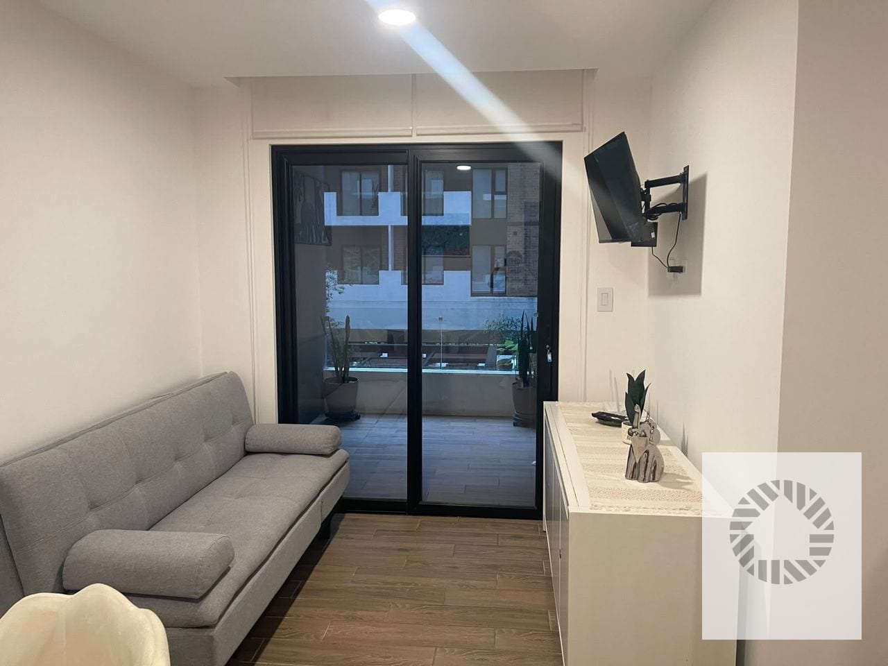 Bonito Apto Amueblado — Apartamento en Alquiler en Parque 14, Zona 14, Guatemala, Ciudad — foto 1 de 9