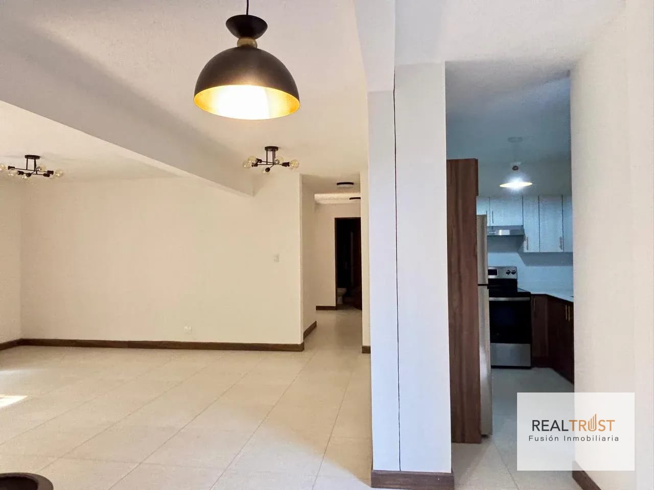 APARTAMENTO EN RENTA EN PRIMER NIVEL Y REMODELADO ZONA 10 — Apartamento en Alquiler en Zona 10, Guatemala, Ciudad — foto 7 de 7
