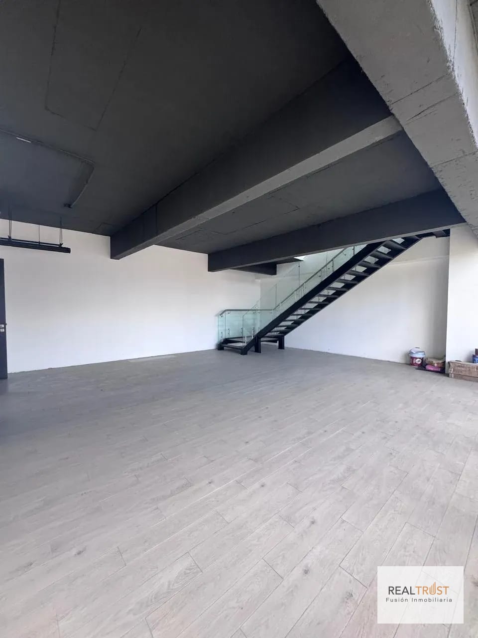 Oficina en renta Vasanta zona 10 — Oficina en Alquiler en Vasanta, Zona 10, Guatemala, Ciudad — foto 6 de 11