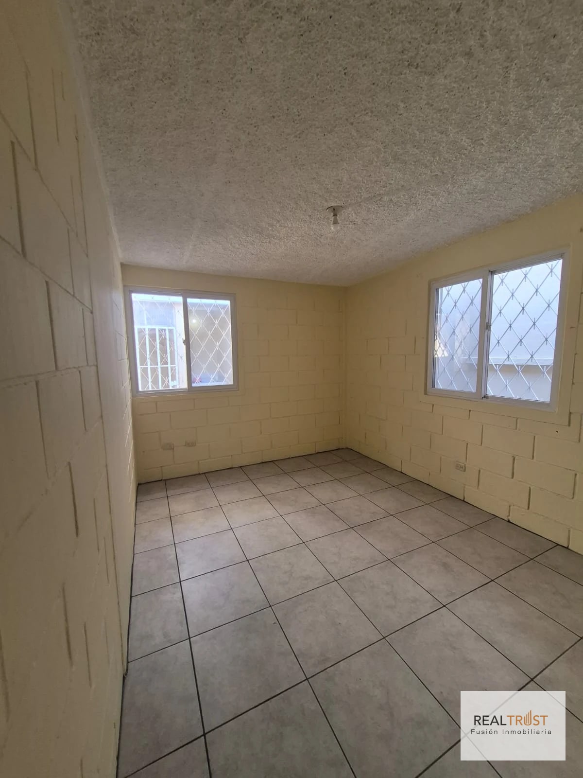 OPORTUNIDAD EN VENTA CASA DE UN NIVEL REMODELADA — Casa en Venta en Zona 7, Guatemala, Ciudad — foto 6 de 9
