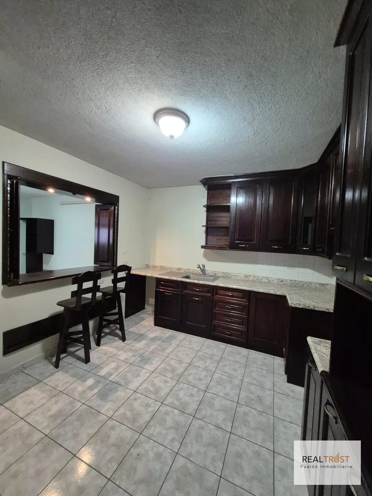 GRAN OPORTUNIDAD DE INVERSIÓN EN CIUDAD DE PLATA, ZONA 7 — Casa en Venta en Zona 7, Guatemala, Ciudad — foto 8 de 12